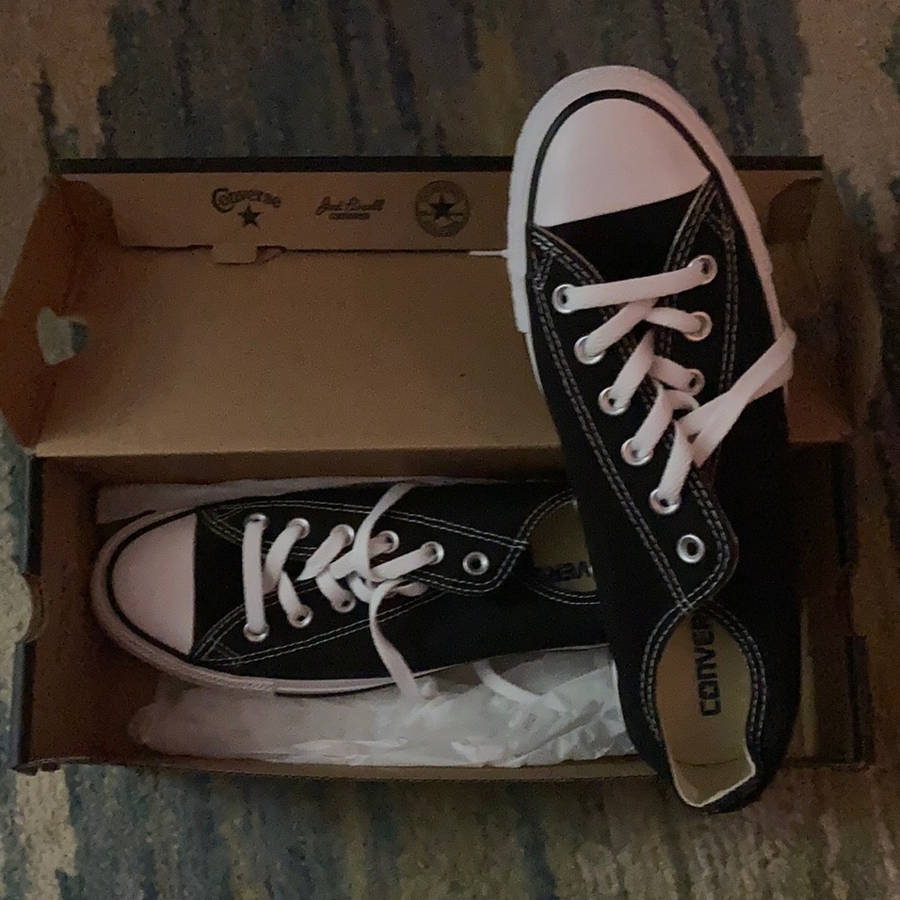 Never worn black converse. Legit brand new!